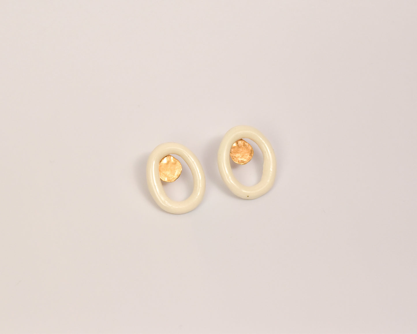 pureness porcelain earring round stud